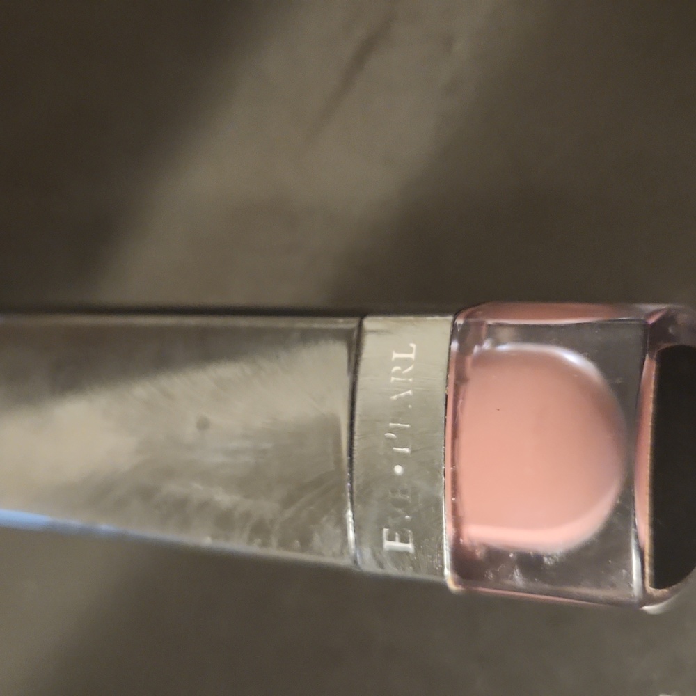 Eve Pearl lipstick